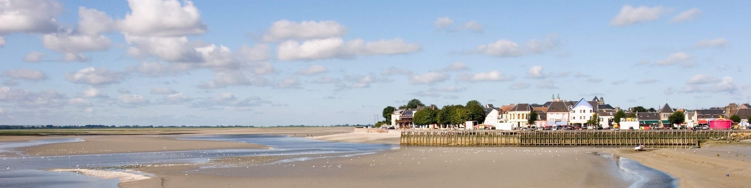 Vue du Crotoy en Baie de Somme Vue à marée basse du Crotoy en Baie de Somme